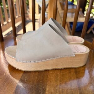 BRYR Norma Clog in Bone
NWT. Since-discontinued style.